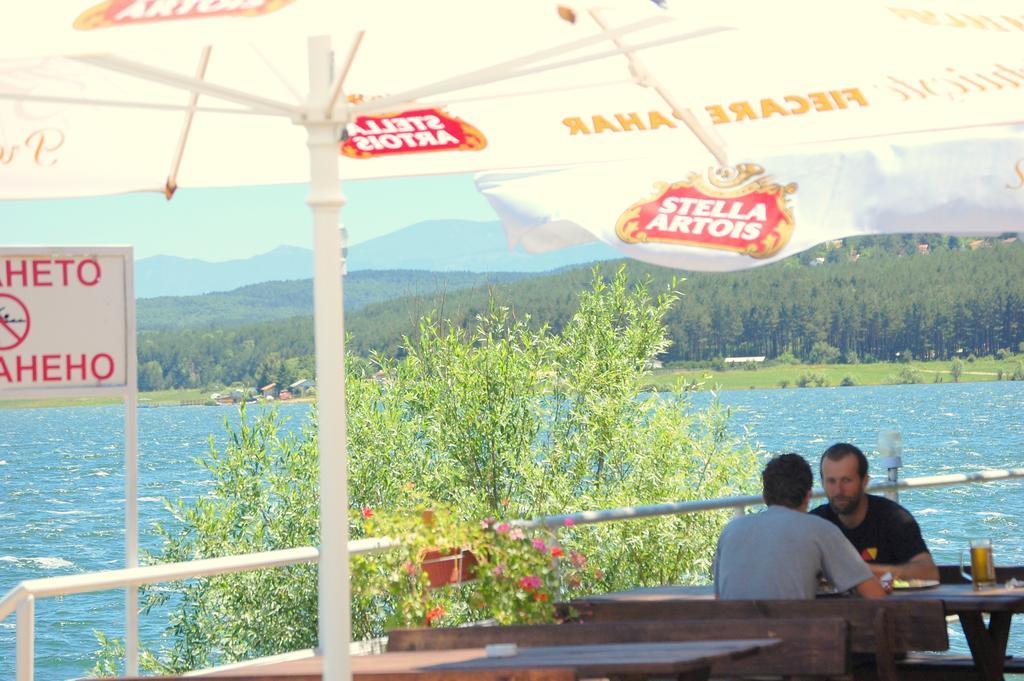 White Village Park Iskar Lake Pasarel Bagian luar foto